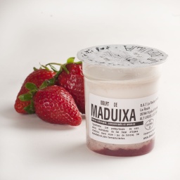 Iogurt amb melmelada de mora